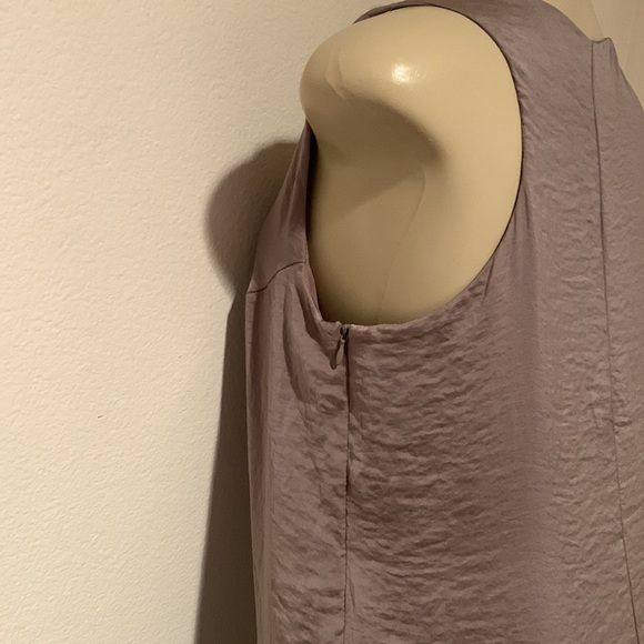 Silky ruffle dress - Picture 4 of 9